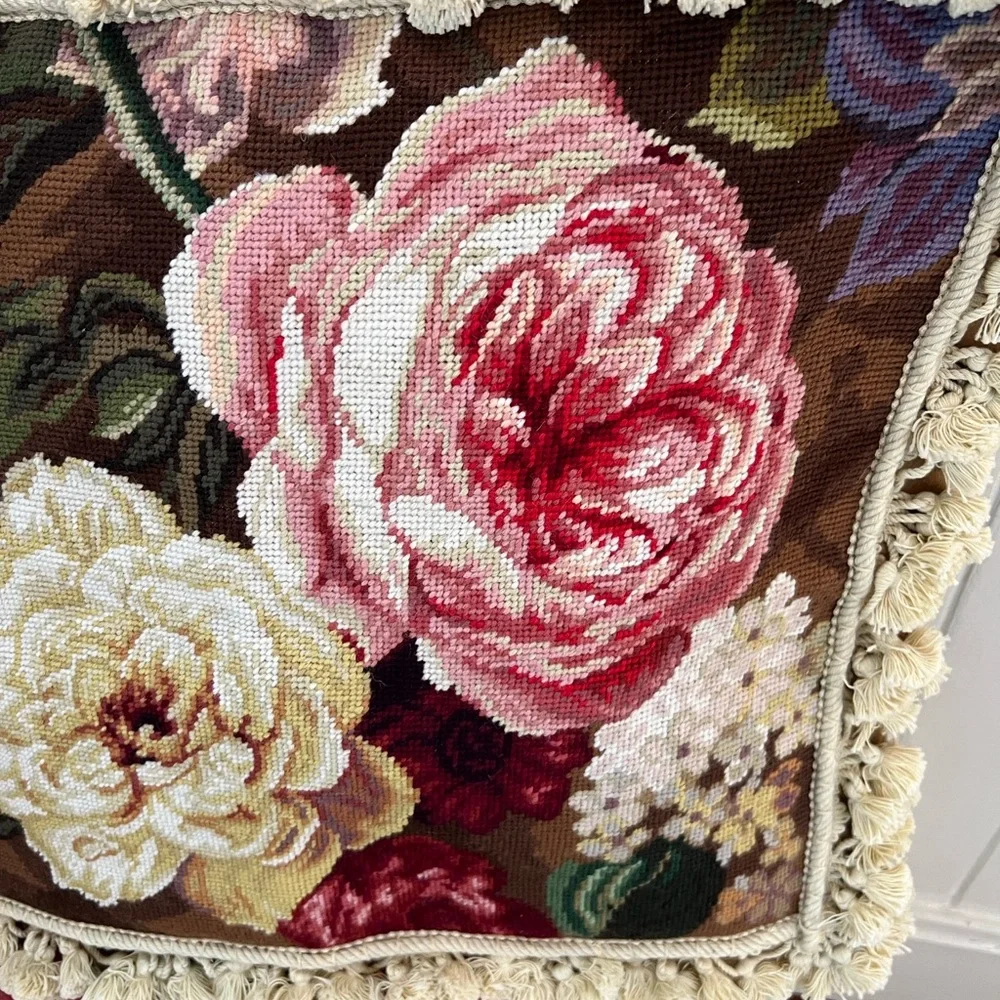 NWOT VTG Needlepoint by Hand HKH Floral Tapestry Pillow Cover with Fringe